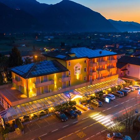 Hotel Castel Lodron Storo Екстер'єр фото