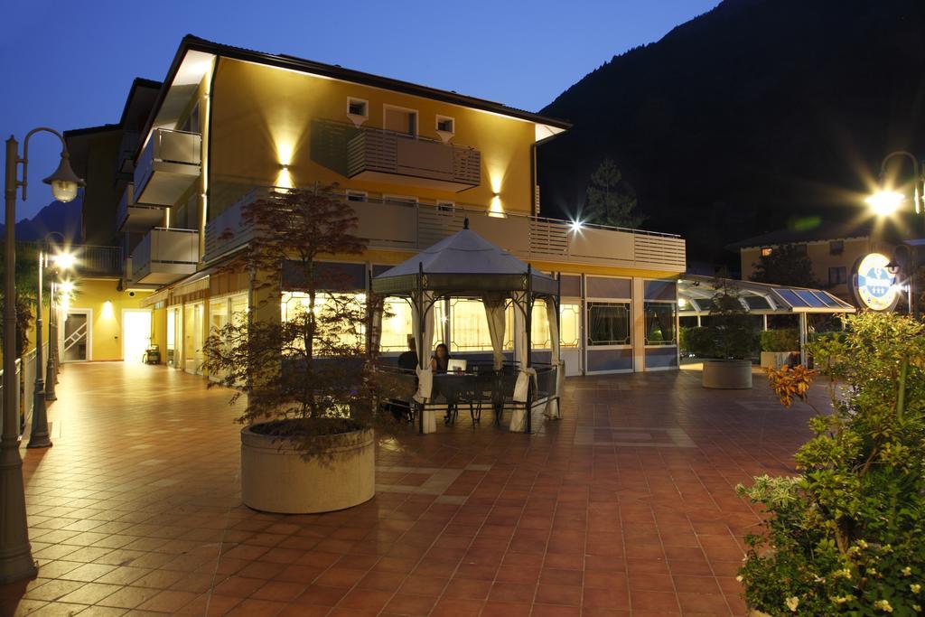 Hotel Castel Lodron Storo Екстер'єр фото