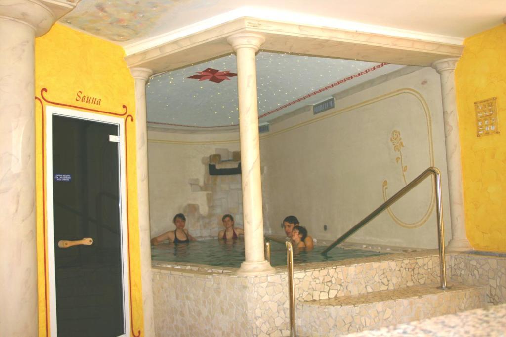 Hotel Castel Lodron Storo Екстер'єр фото