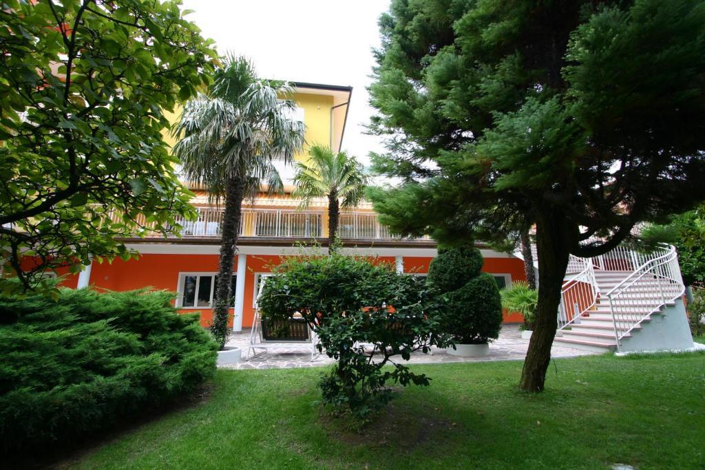 Hotel Castel Lodron Storo Екстер'єр фото