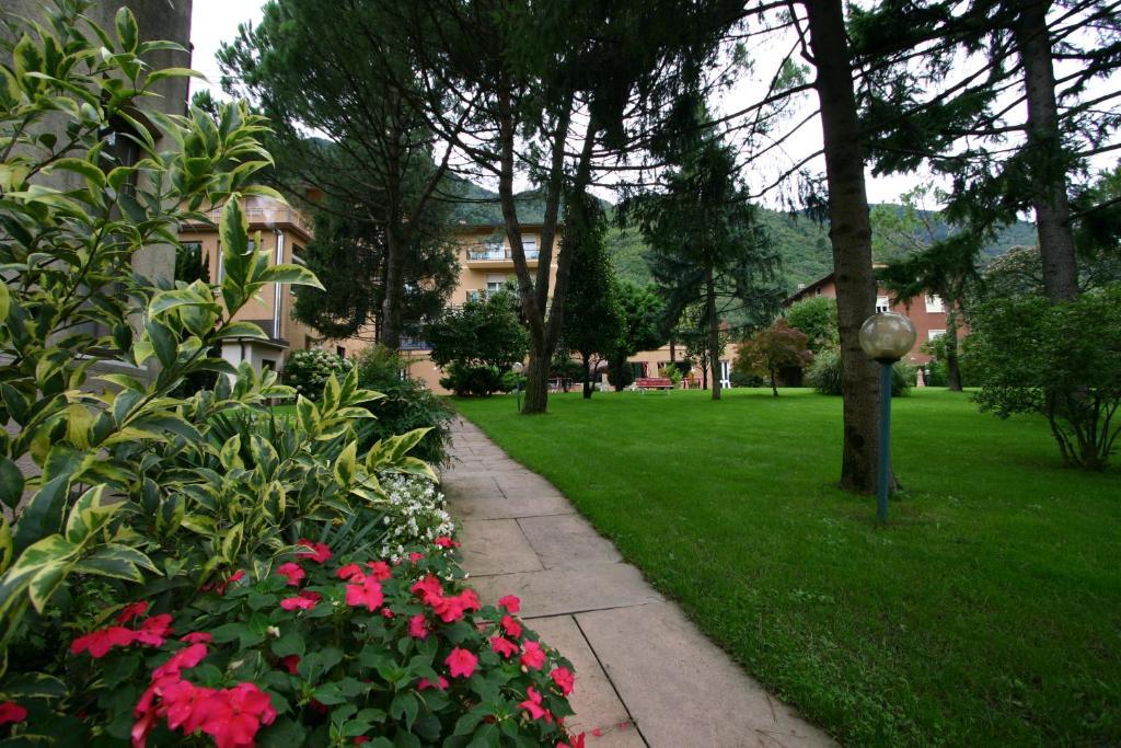 Hotel Castel Lodron Storo Екстер'єр фото