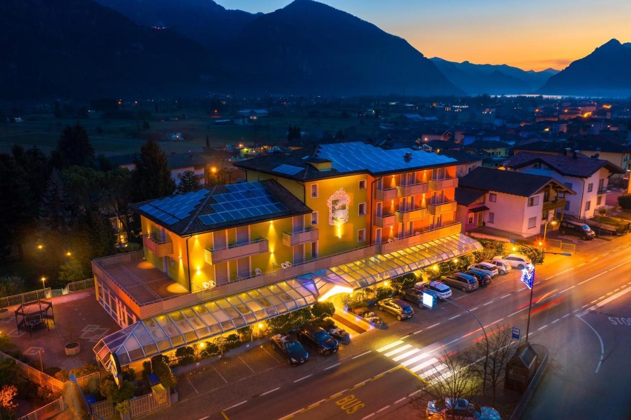 Hotel Castel Lodron Storo Екстер'єр фото
